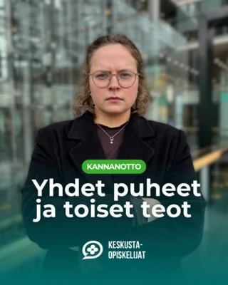 teksti: "Kannanotto Yhdet puheet ja toiset teot". Kuvassa Fanny Storgårds.